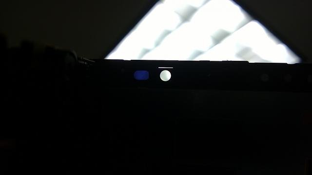 Lumia 920 Dust Gap in the dark