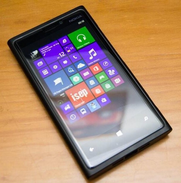 Lumia 920 with 3 rows of tiles