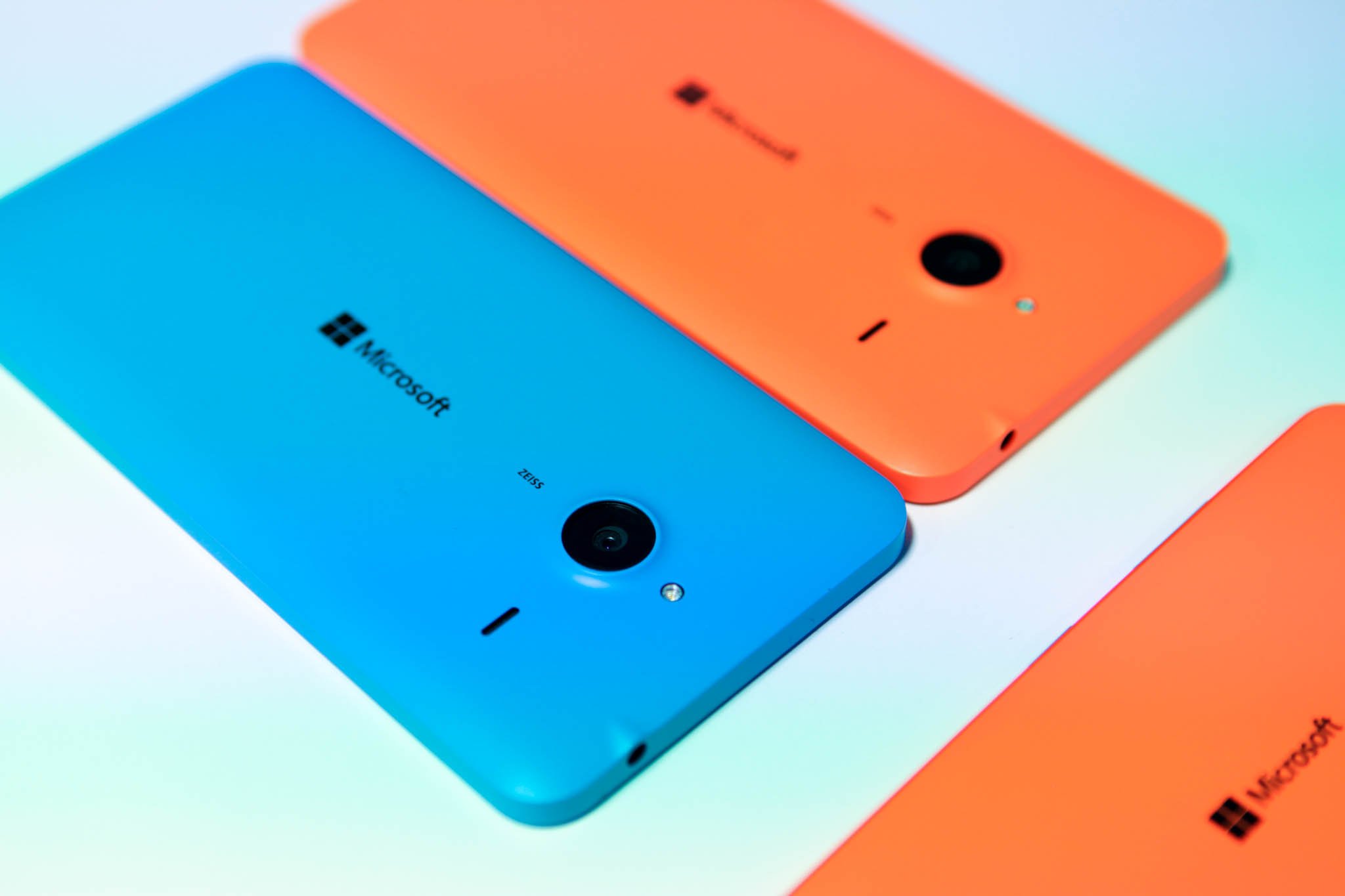 matte vs glossy the lumia 640 and 640 xl colors