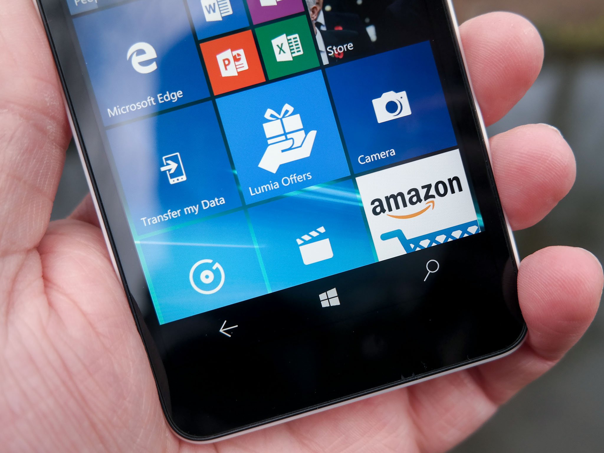The Insider Hub app will return soon for Windows 10 Mobile ...
