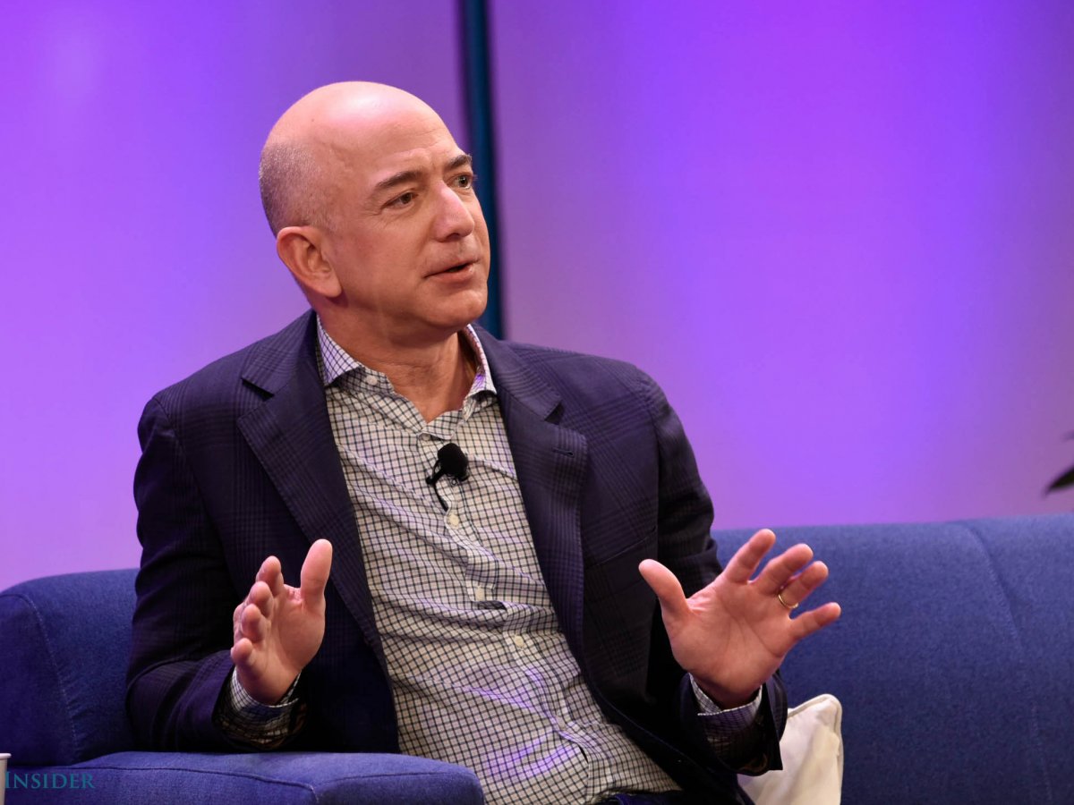 Amazon CEO Jeff Bezos dethrones Bill Gates as world&#39;s richest person