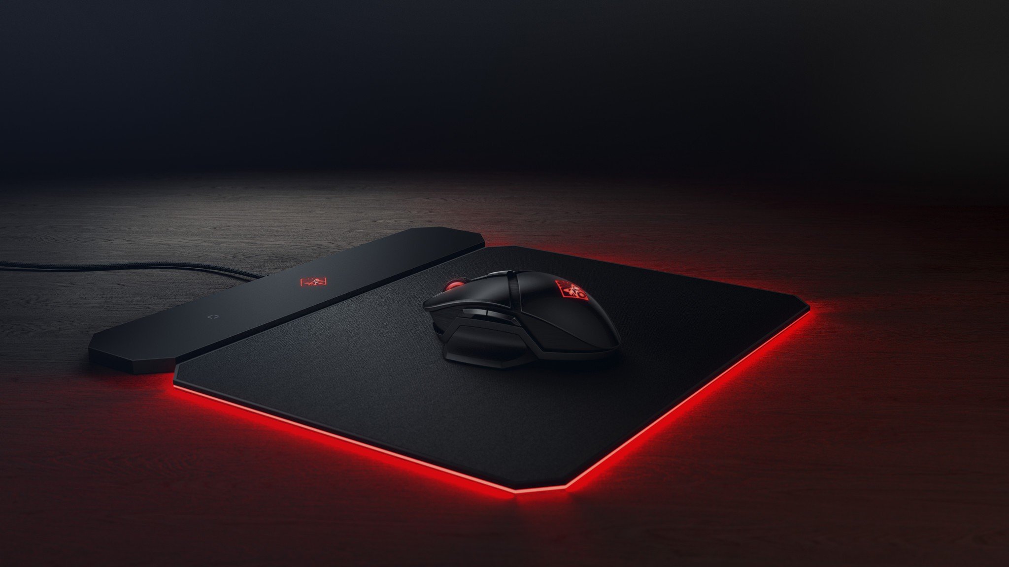 HP's Outpost and Photon pair Qi wireless charging with a gaming mouse