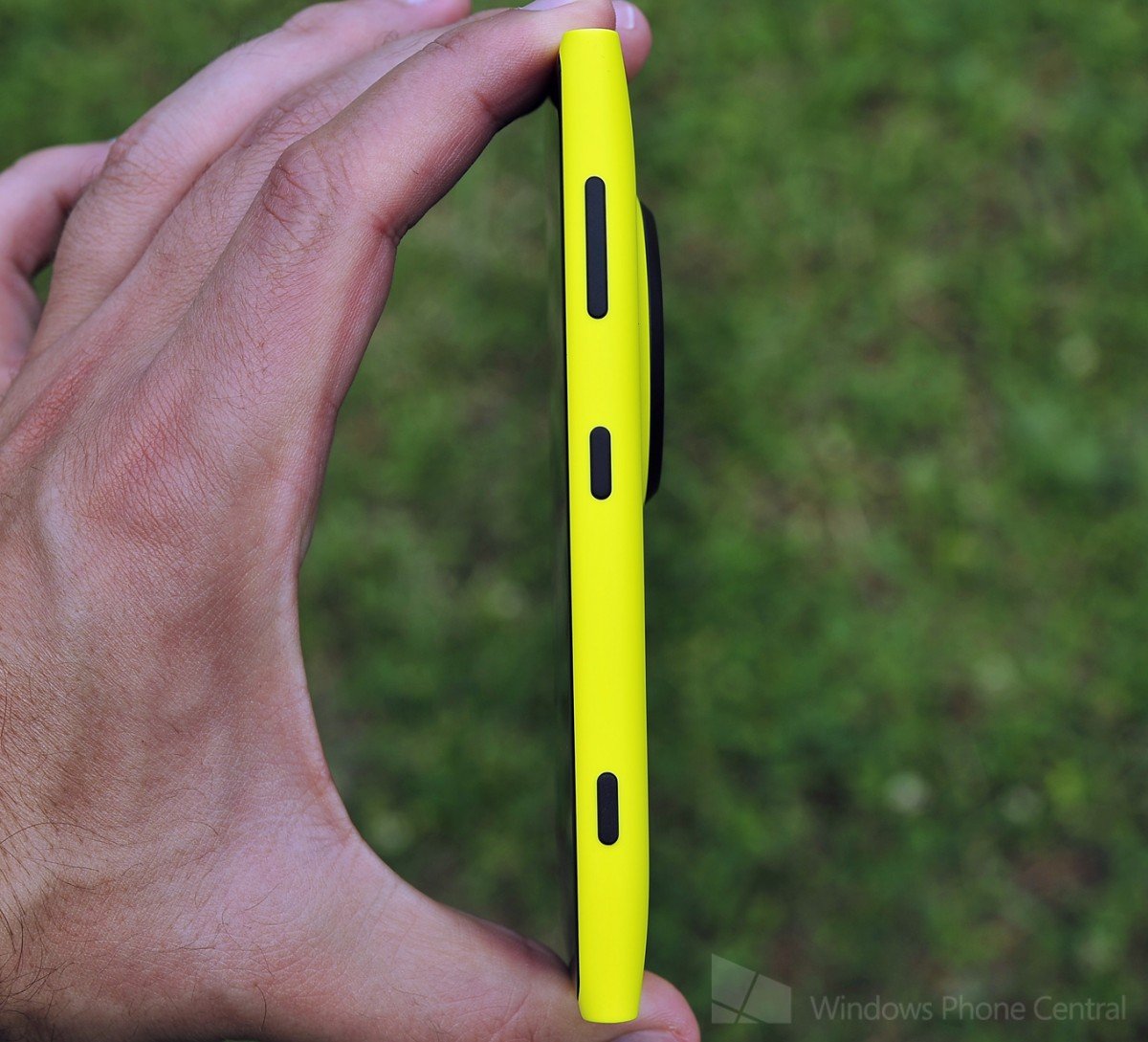 AT&T Nokia Lumia 1020 thickness