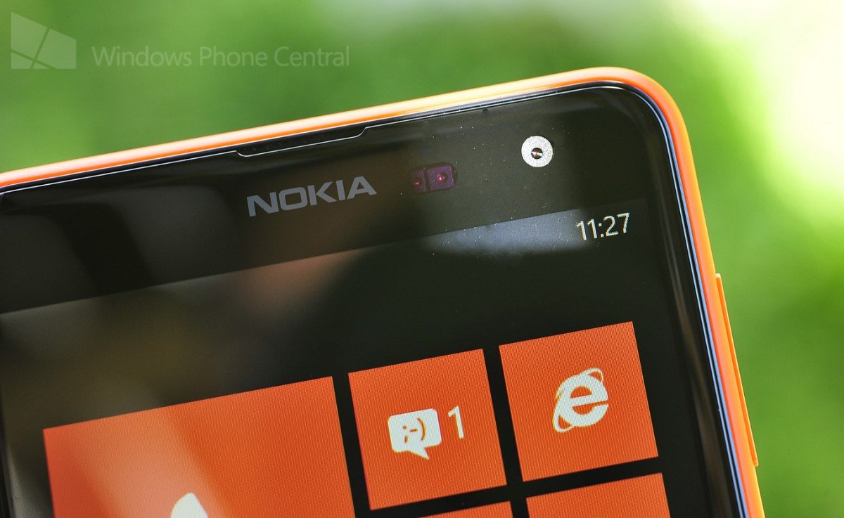 Nokia Lumia 625 front facing camera