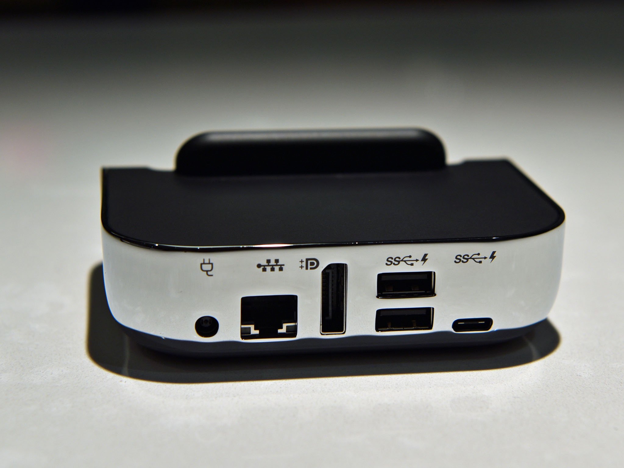 The HP Elite x3 Desk Dock works with any Continuum device — Lumia 