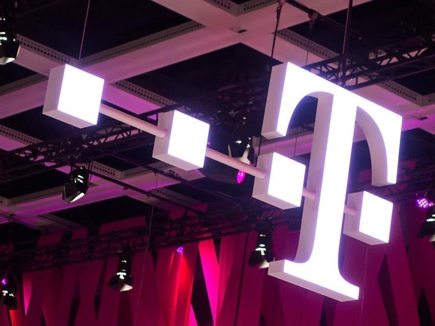 T-Mobile&#39;s new unlimited family package starts at 00 per month