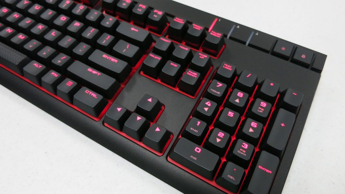 Corsair Strafe Mechanical Keyboard review right side