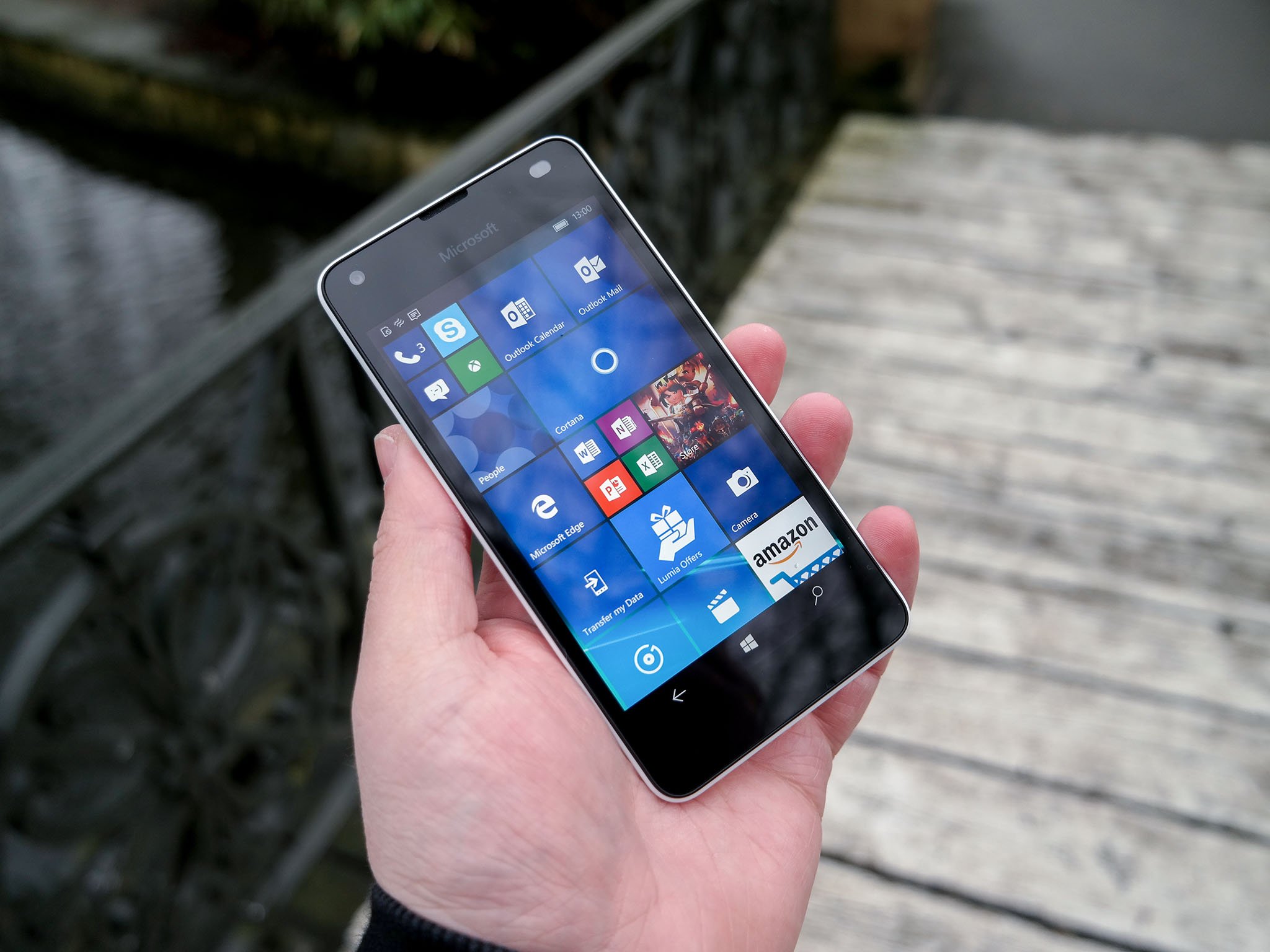 Lumia 550, 950 and 950 XL now back in stock at the U.S. Microsoft Store
