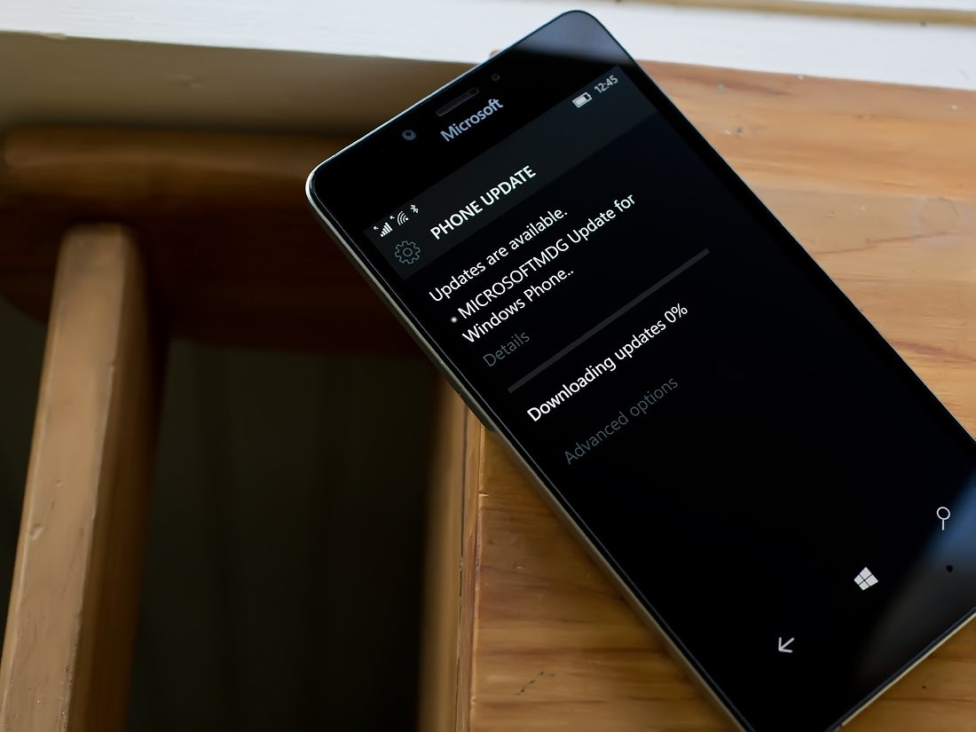New firmware update rolling out to AT&T Lumia 950