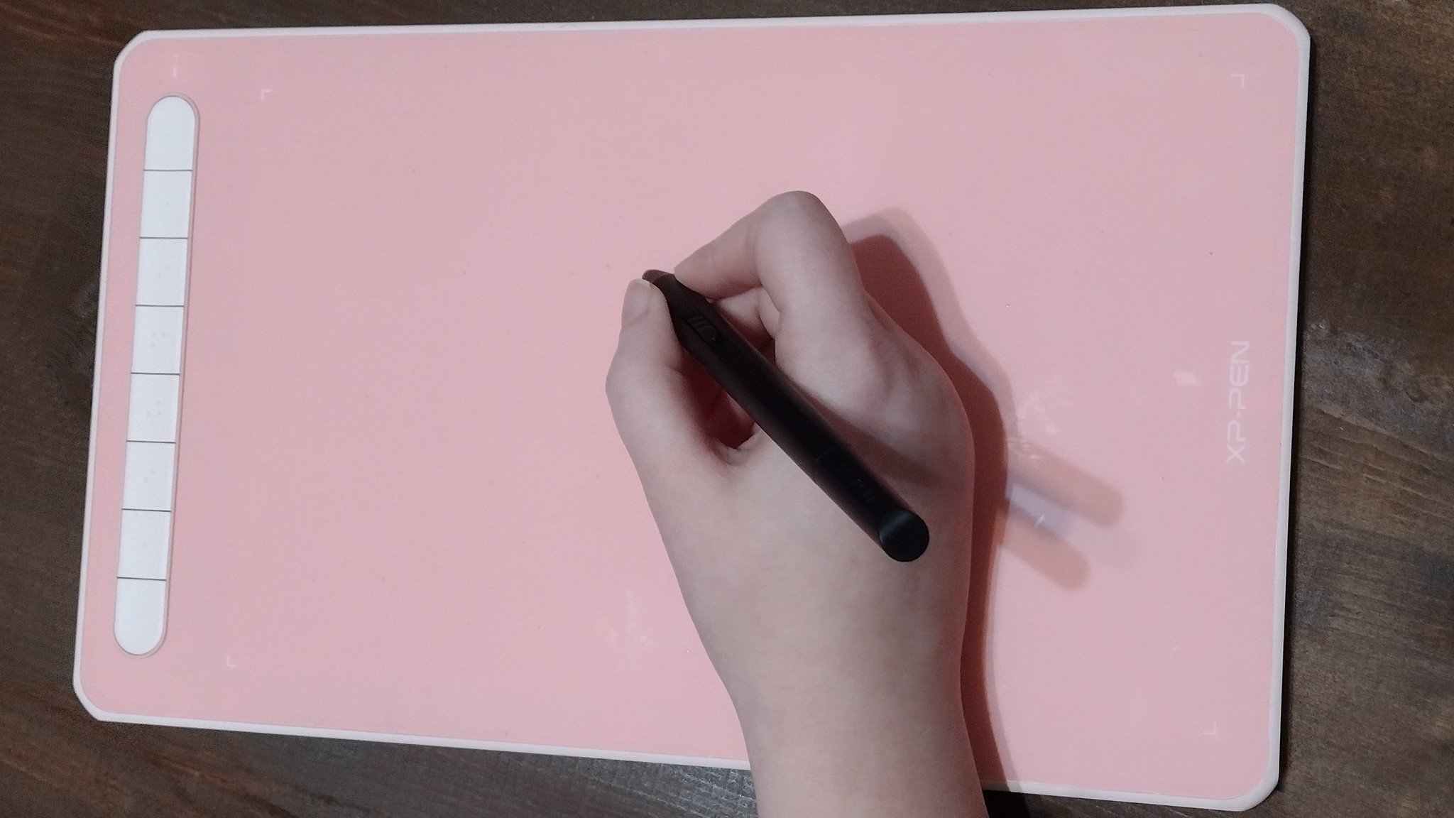 Drawing Wirelessly Xp Pen Deco Lw Pink Tablet