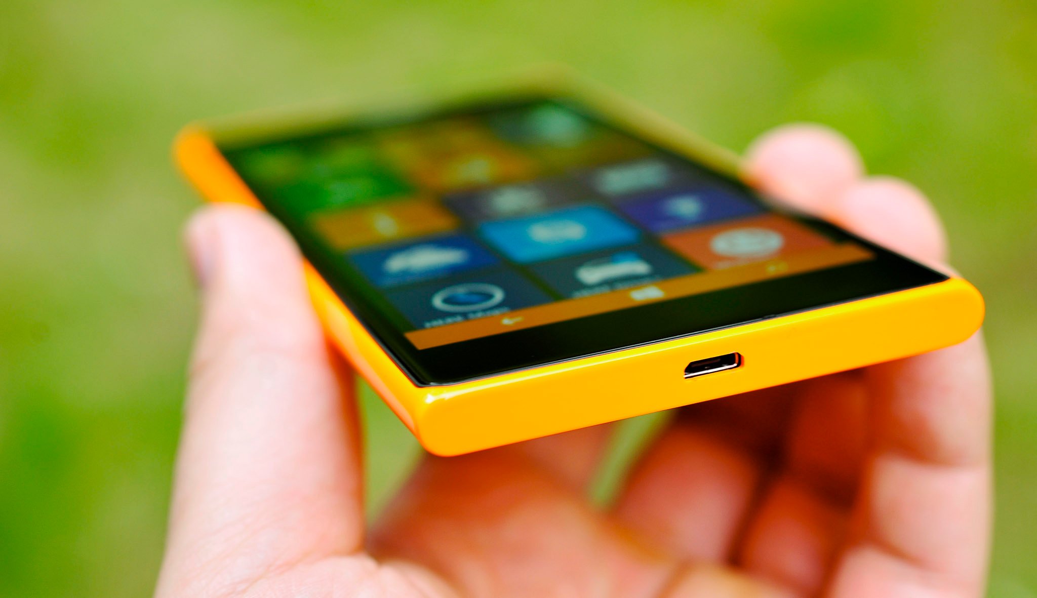 Nokia Lumia 735: Unboxing and first look - YouTube