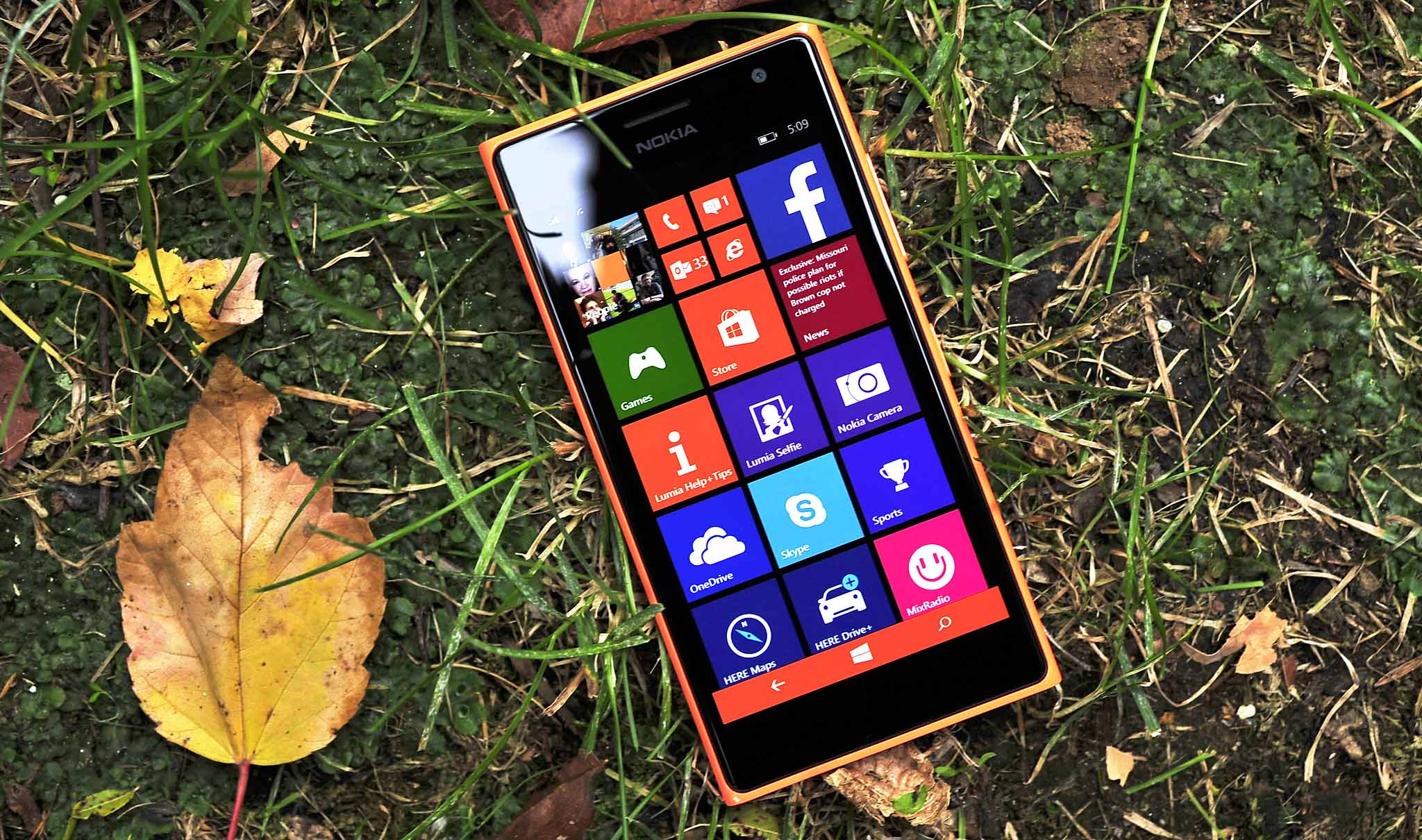 Nokia Lumia 735 - Unboxing and first impressions of the 