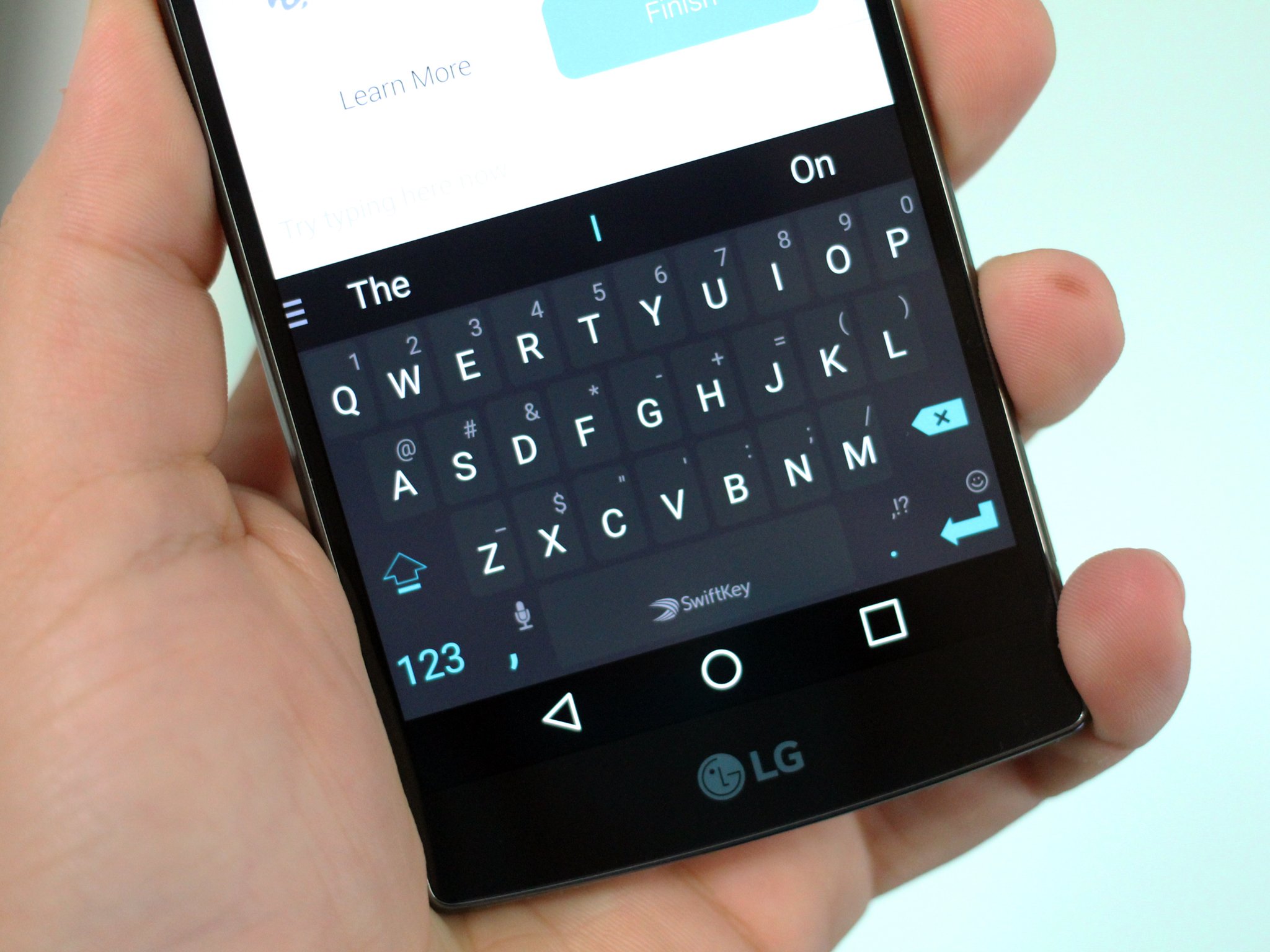 https://www.windowscentral.com/sites/wpcentral.com/files/styles/large_wm_brb/public/article_images/2015/05/swiftkey-carbon-theme-hero.jpg?itok=Cmti7J5R