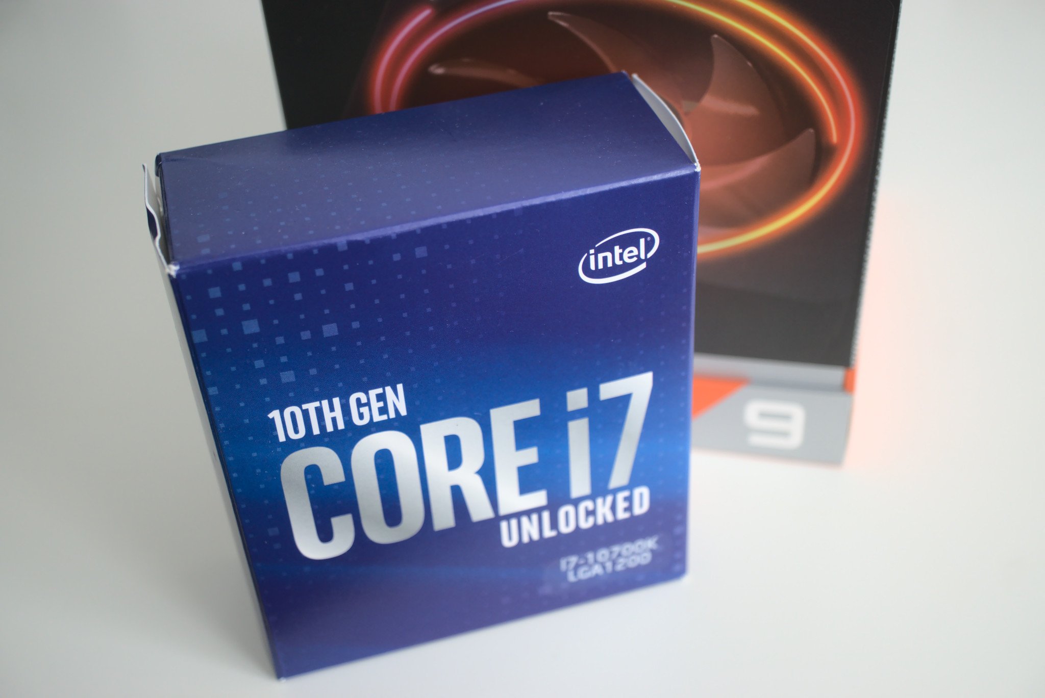 Intel Core i7-10700K & AMD Ryzen 9 3900X
