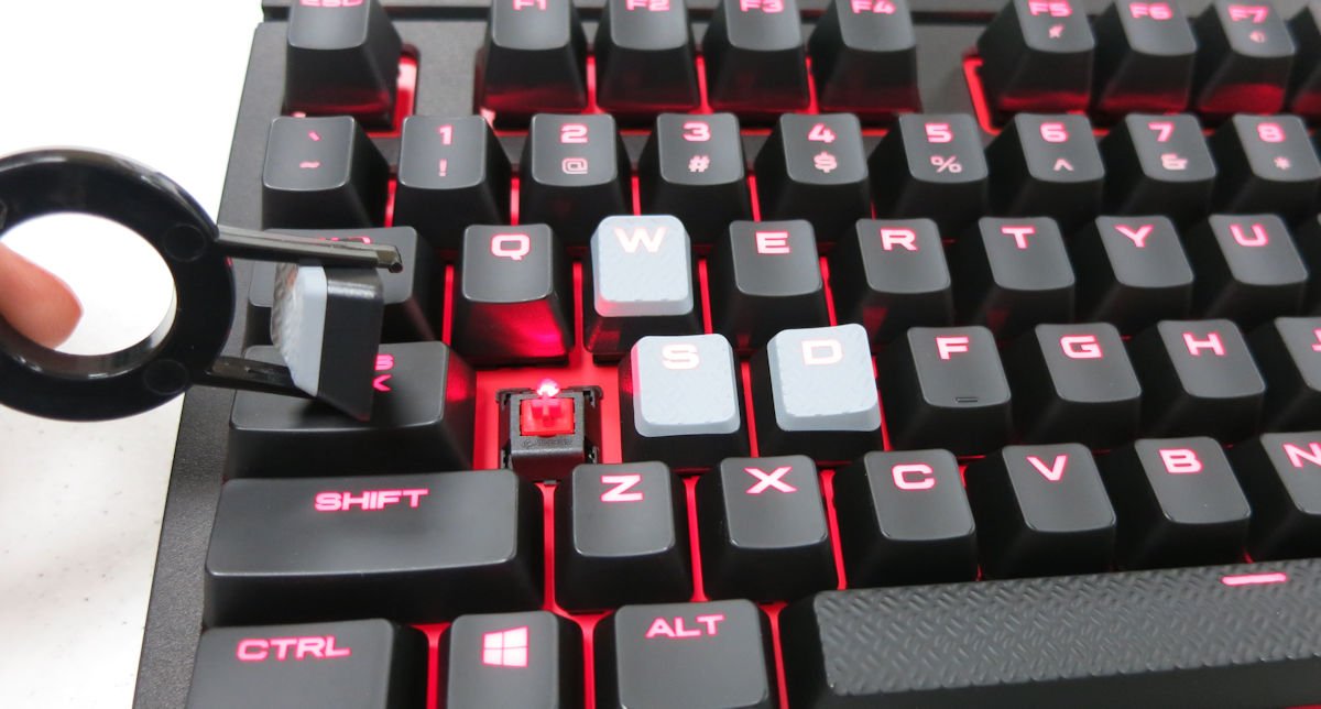 Corsair Strafe Mechanical Keyboard review key removal