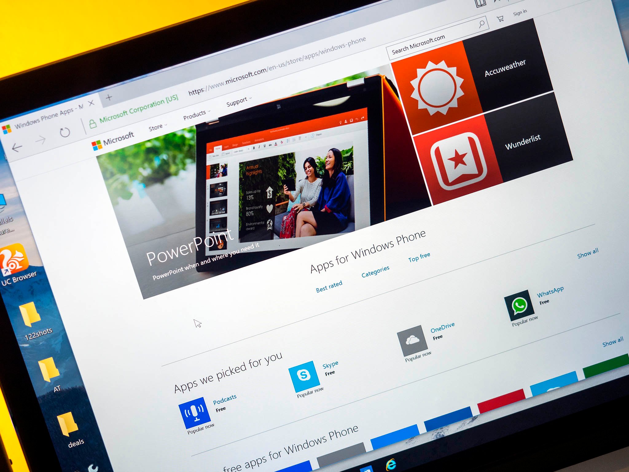 Microsoft launches universal app store on the web ahead of Windows 10 launch