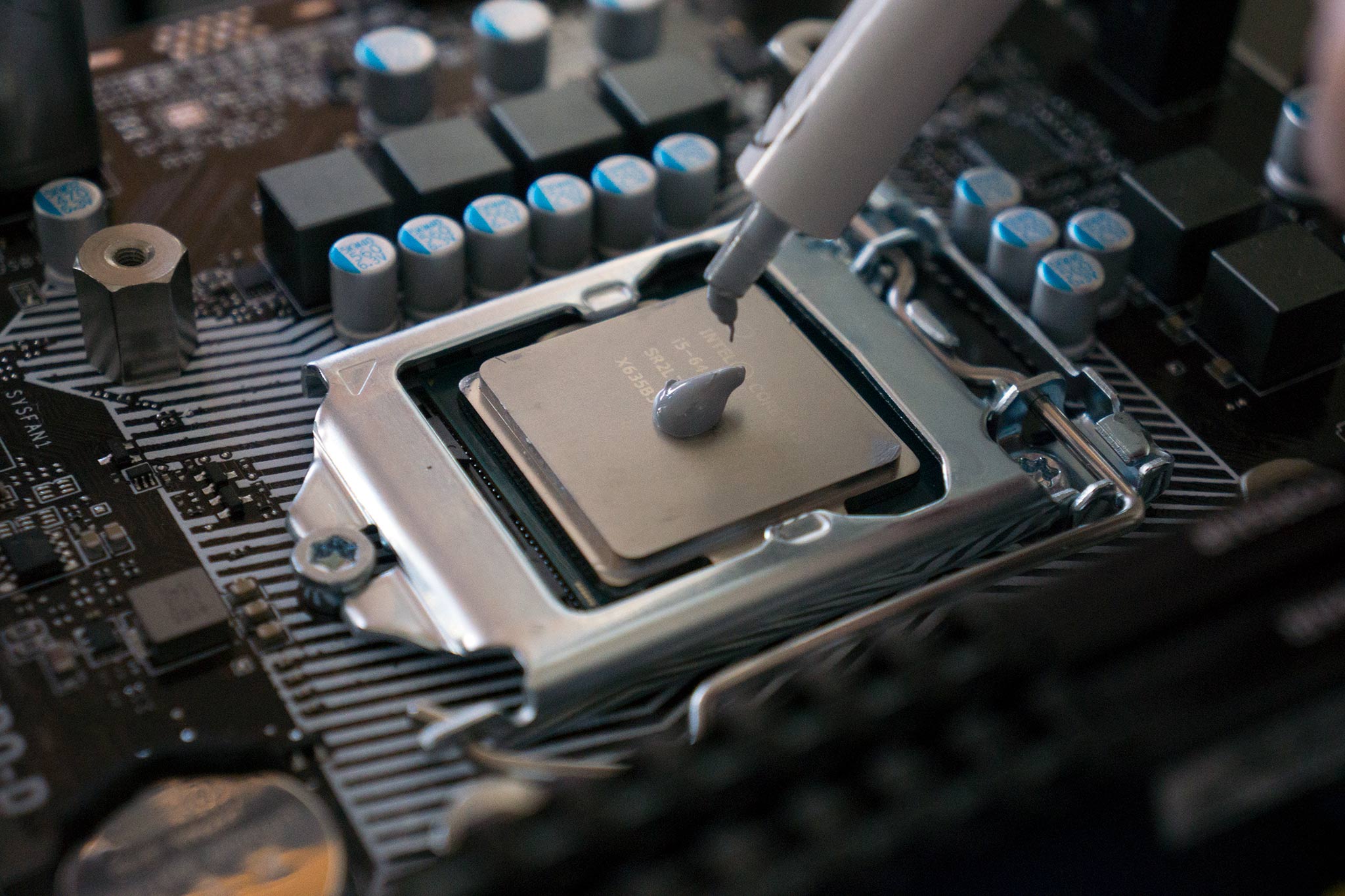 Intel CPU Paste