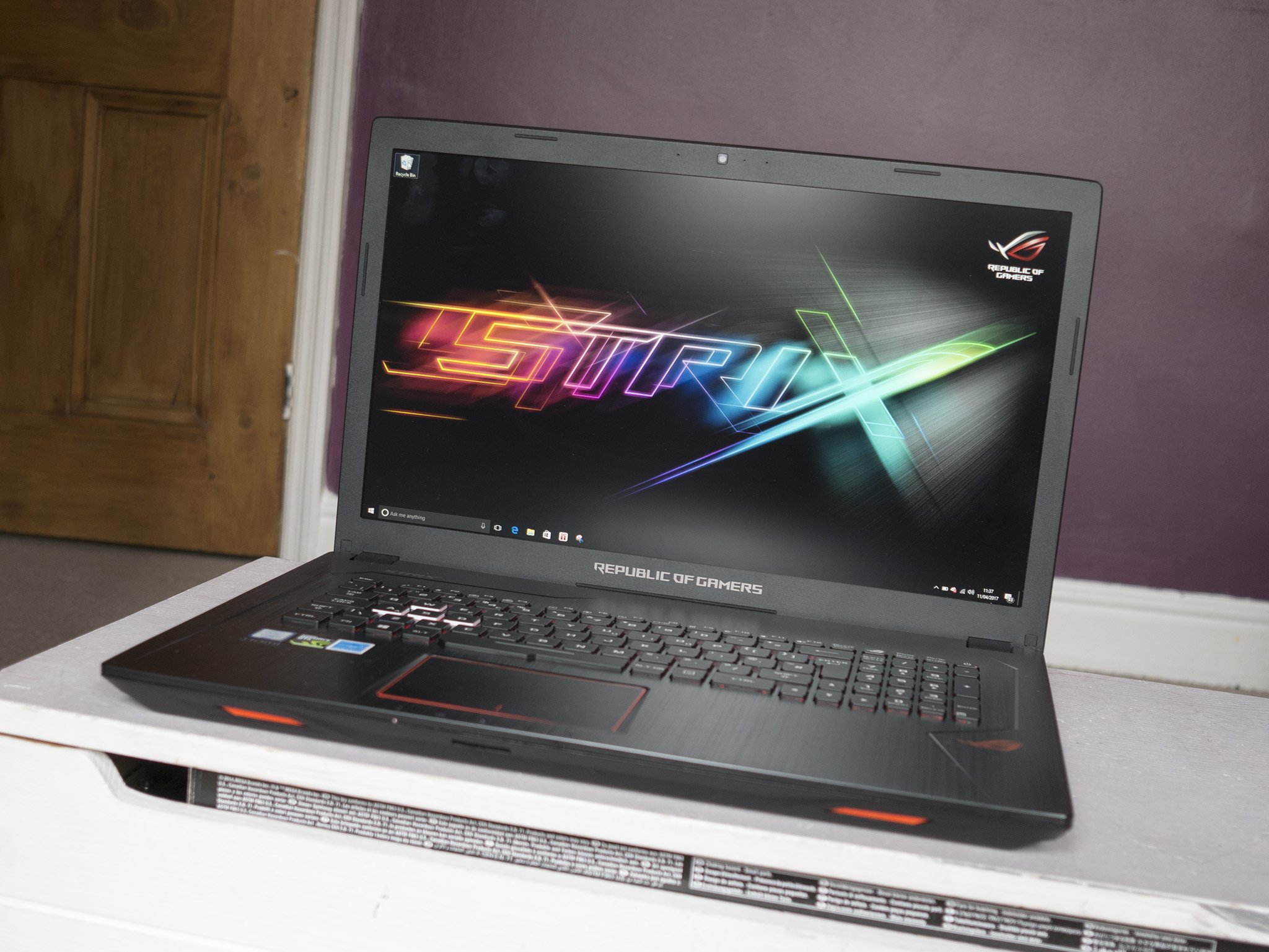 ASUS ROG Strix GL753 review: Great on-the-go gaming for a cool 