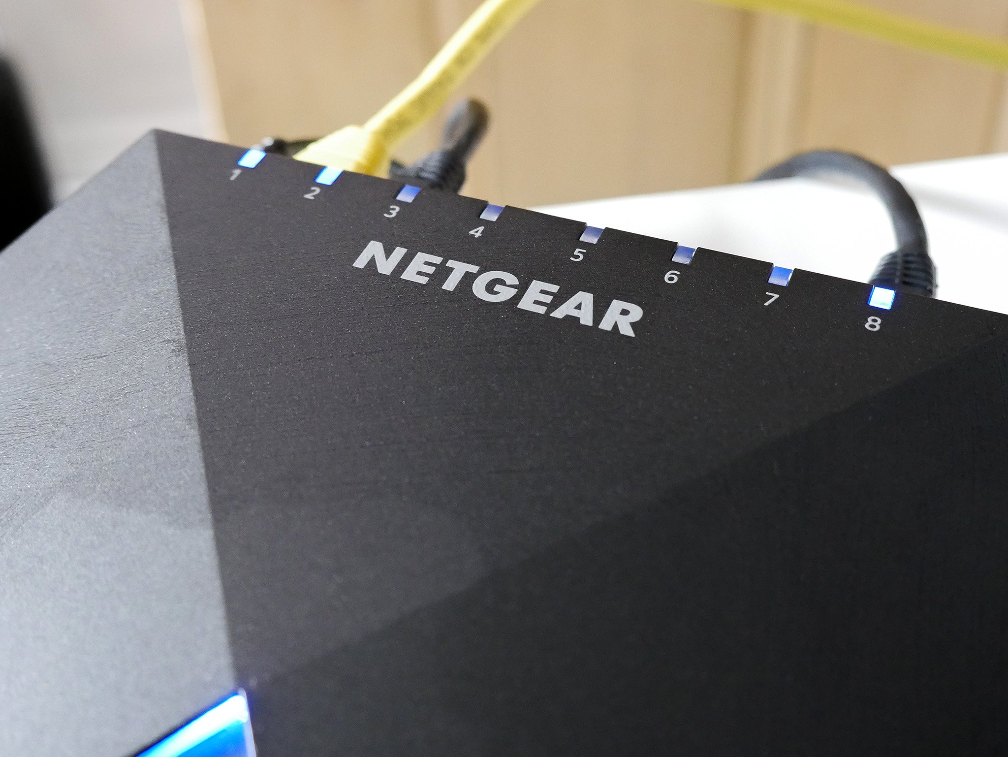 Netgear S8000