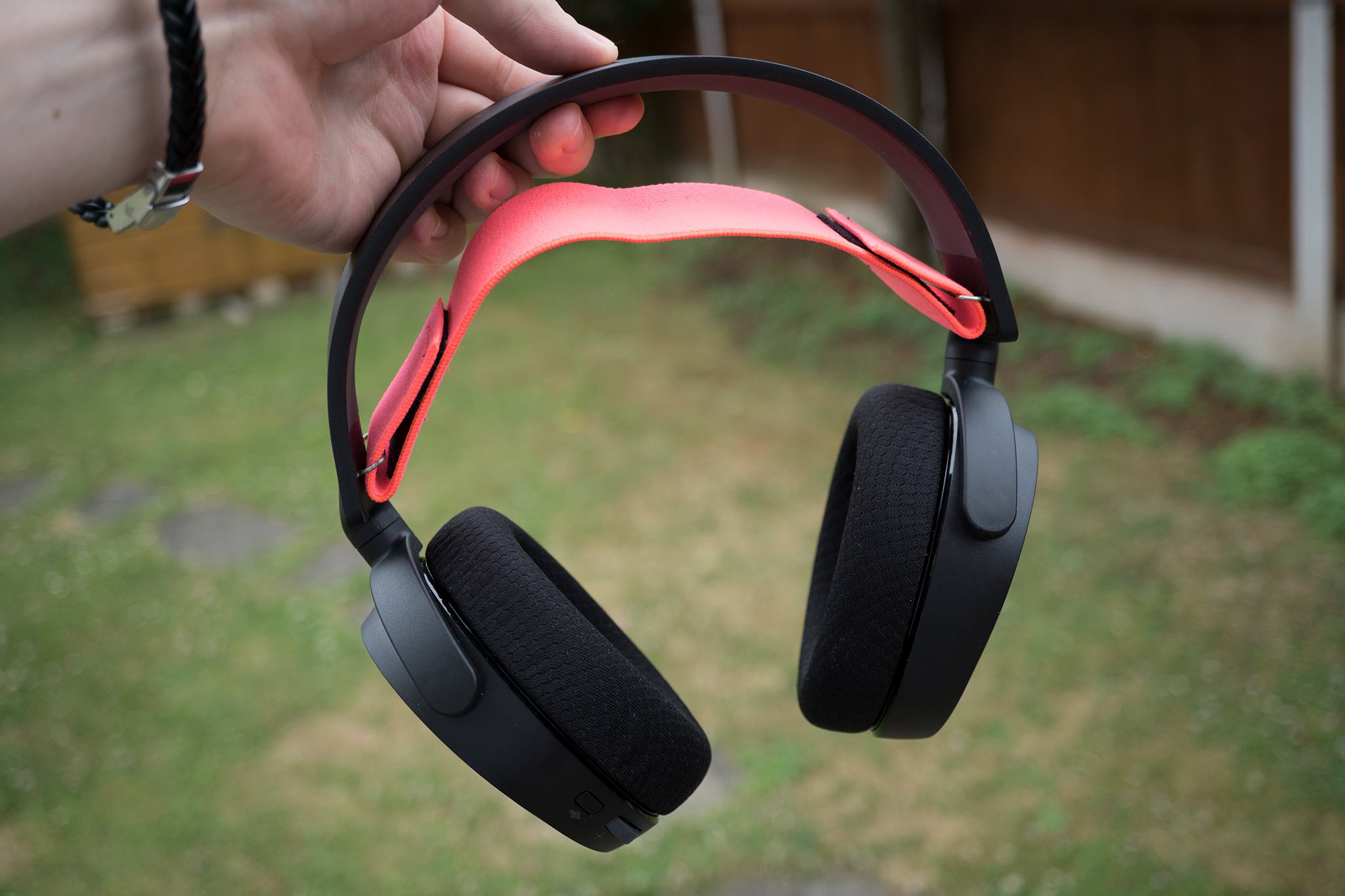 Steelseries Arctis 5 Is A Comfy Quality Gaming Headset That S Also Affordable Windows Central