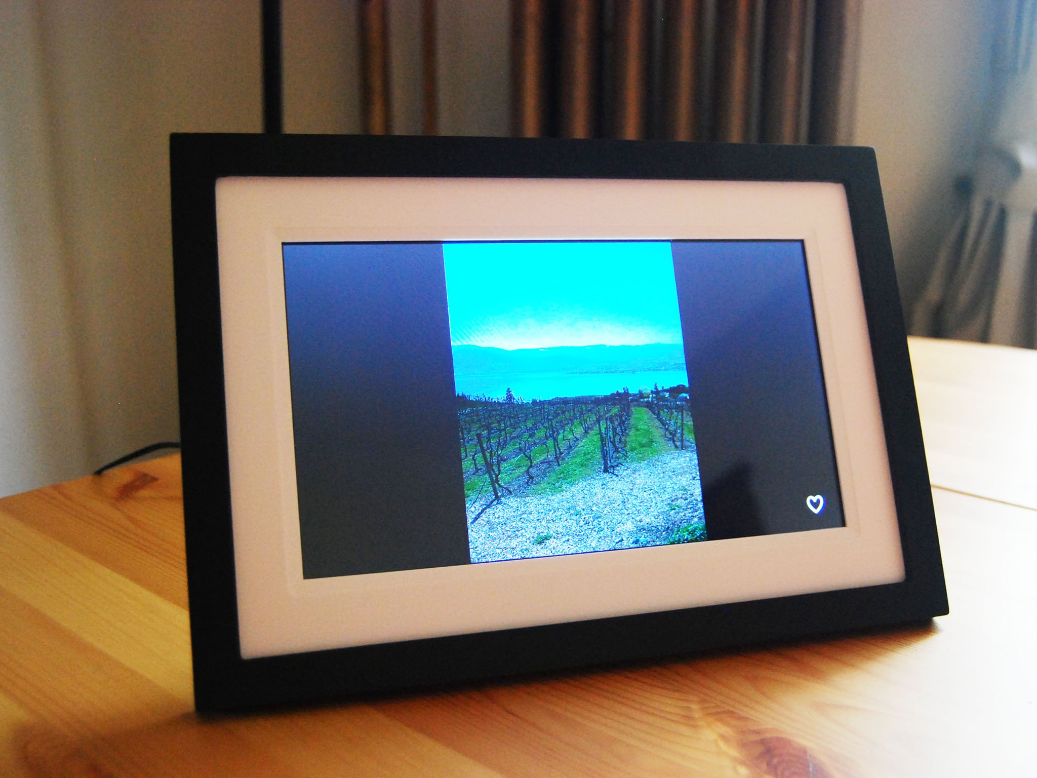 Skylight Frame review: Foolproof but lacking features