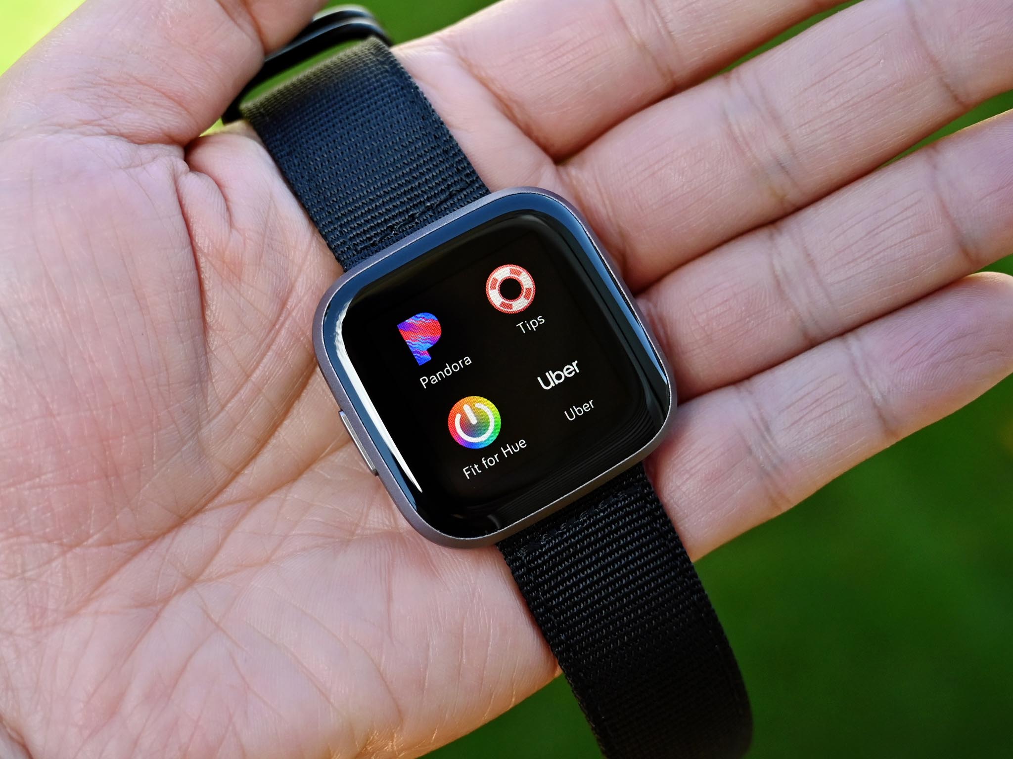 what apps can you get on the fitbit versa 2