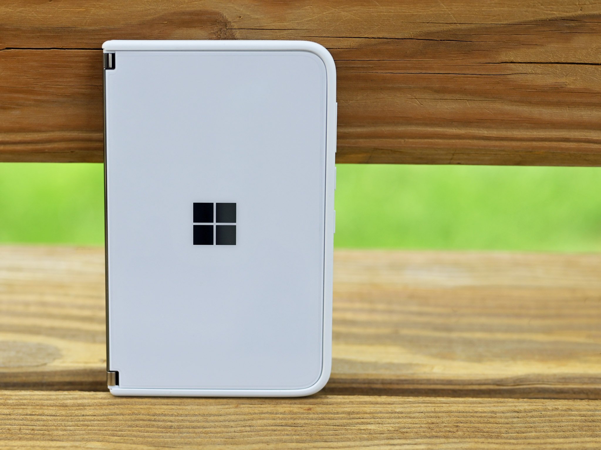 Surface Duo for Business availability expands to 10 new markets