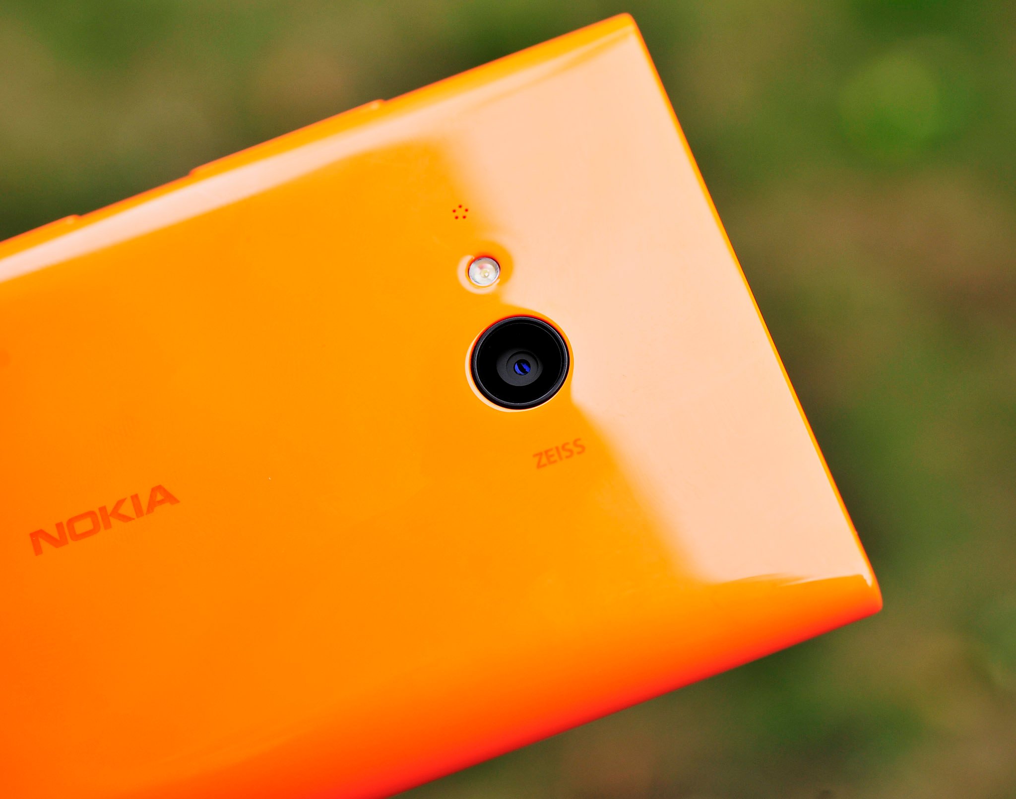Nokia Lumia 625 - Unboxing and first impression; video and 