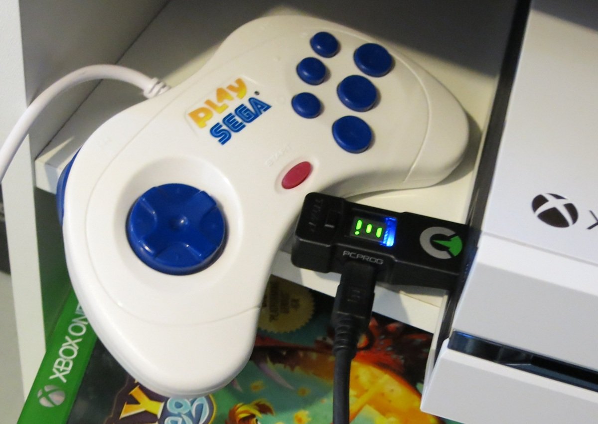 Titan One Saturn Pad with Xbox One