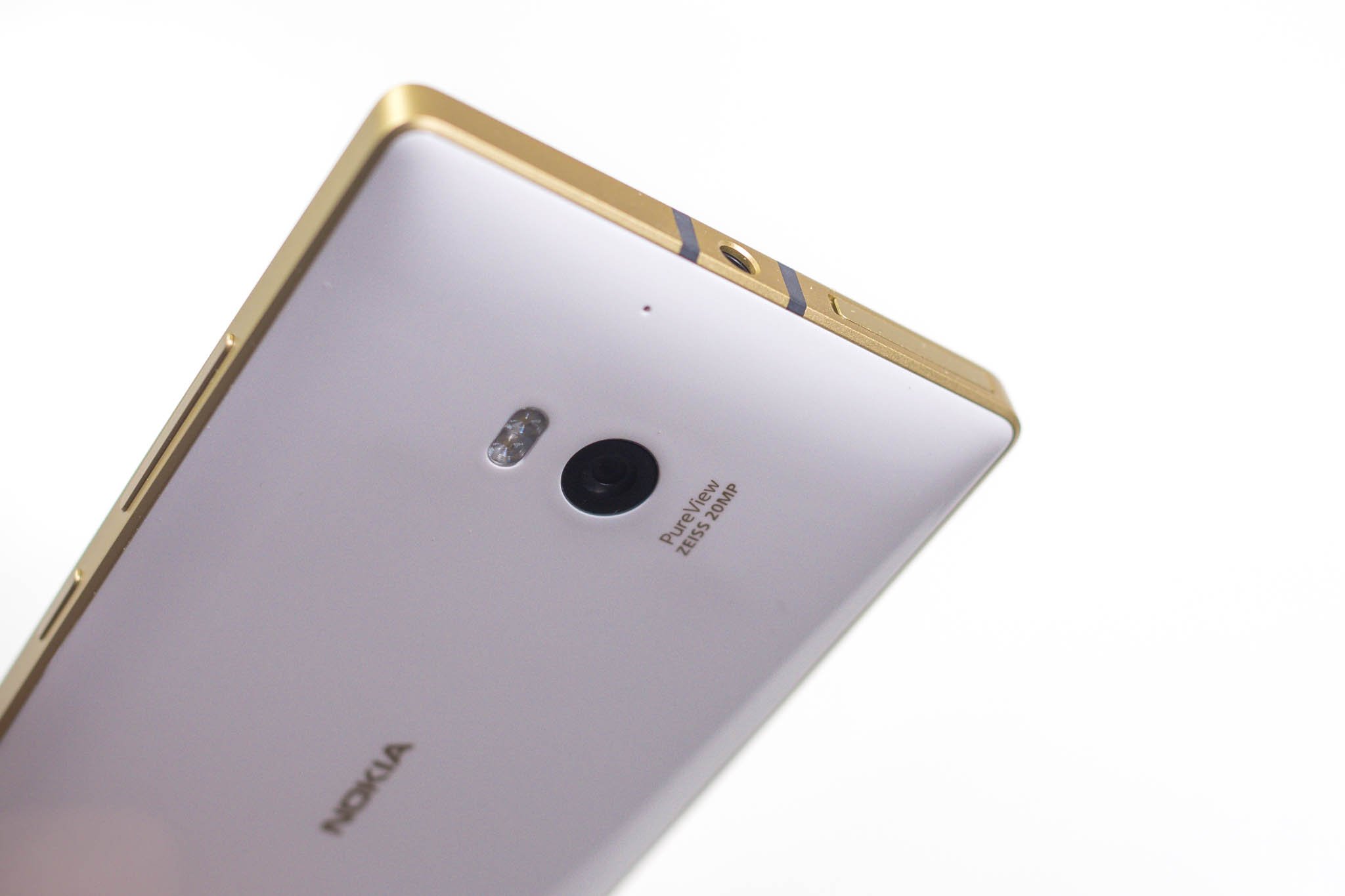 Lumia 930 in white