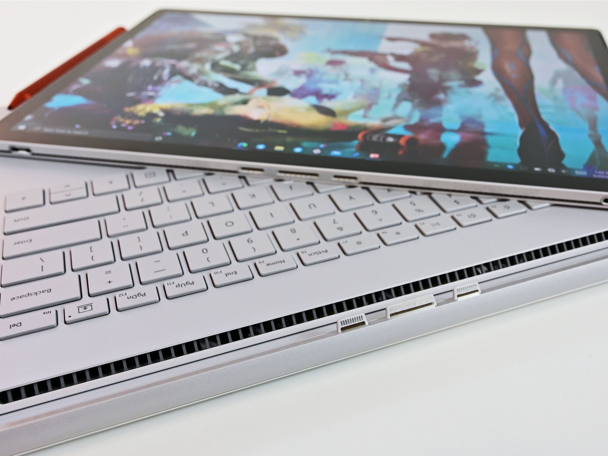 Microsoft investigating Surface Book 3 'screen blackout' issues
