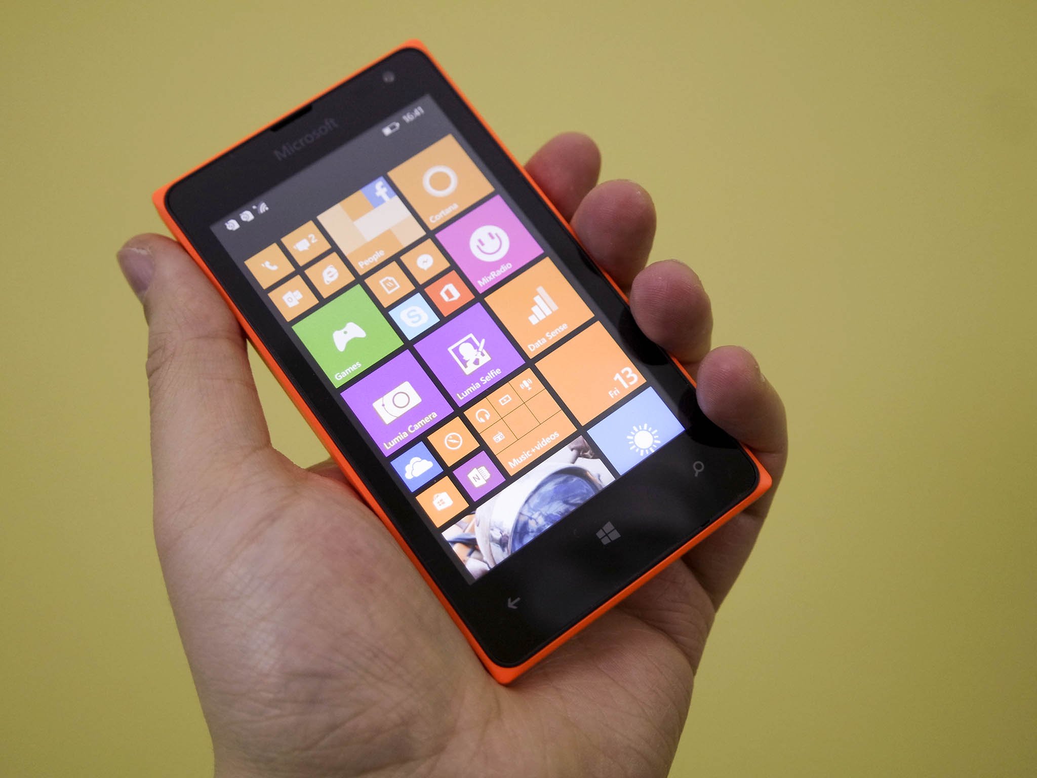 Microsoft canceló el Lumia 435 con un diseño sin marcos en 2014