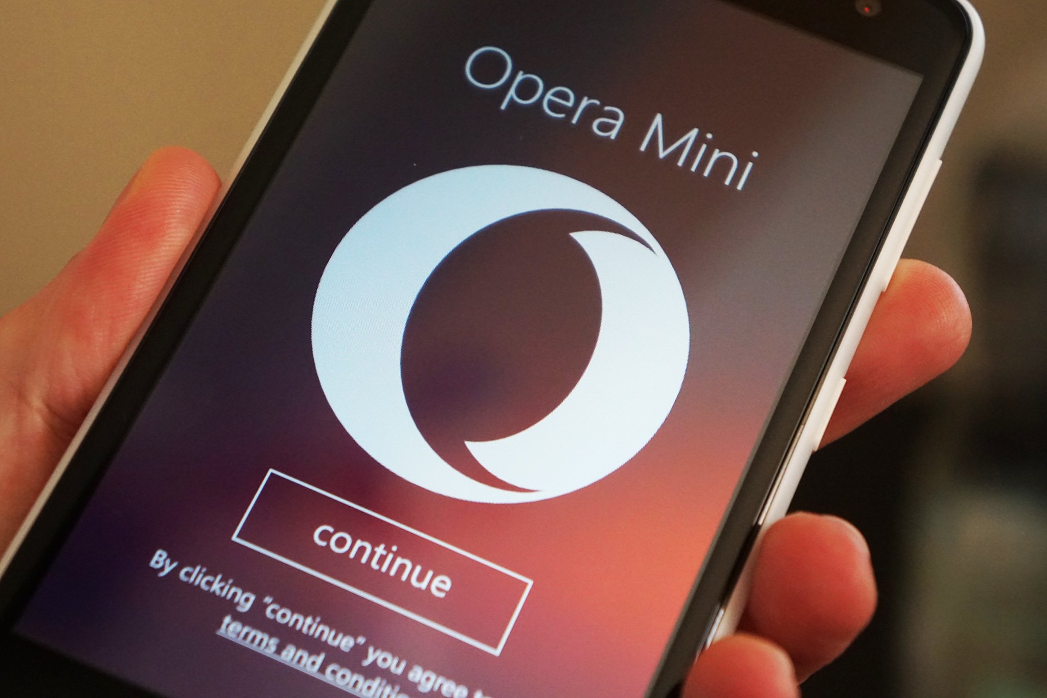 download the opera mini app