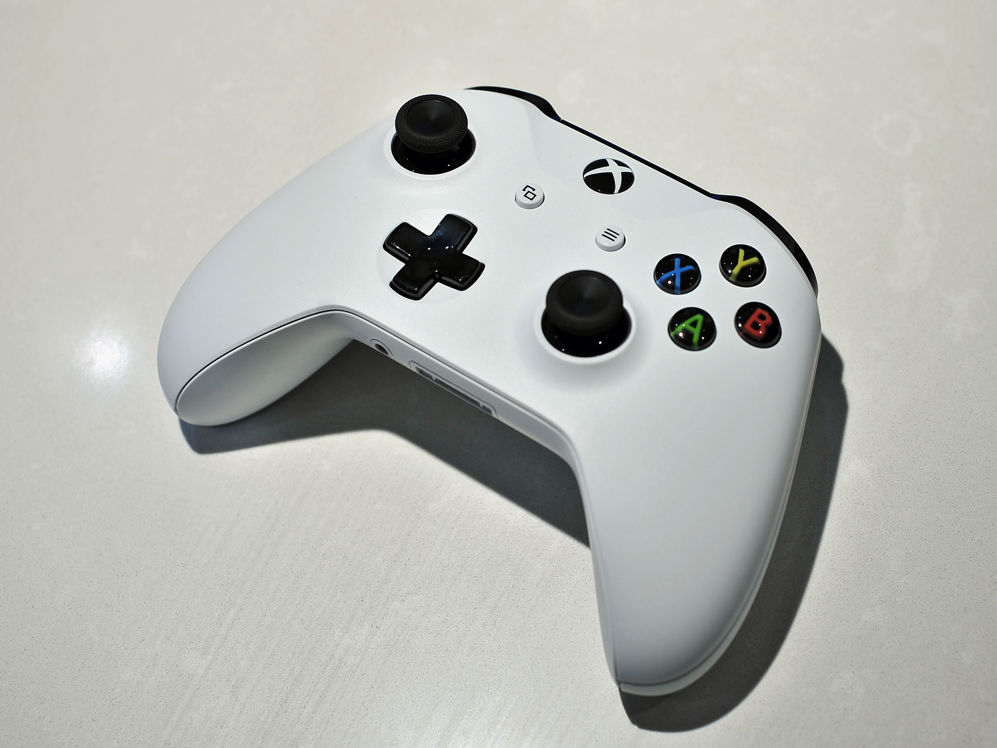 The new Xbox One white controller is yours for only £39 