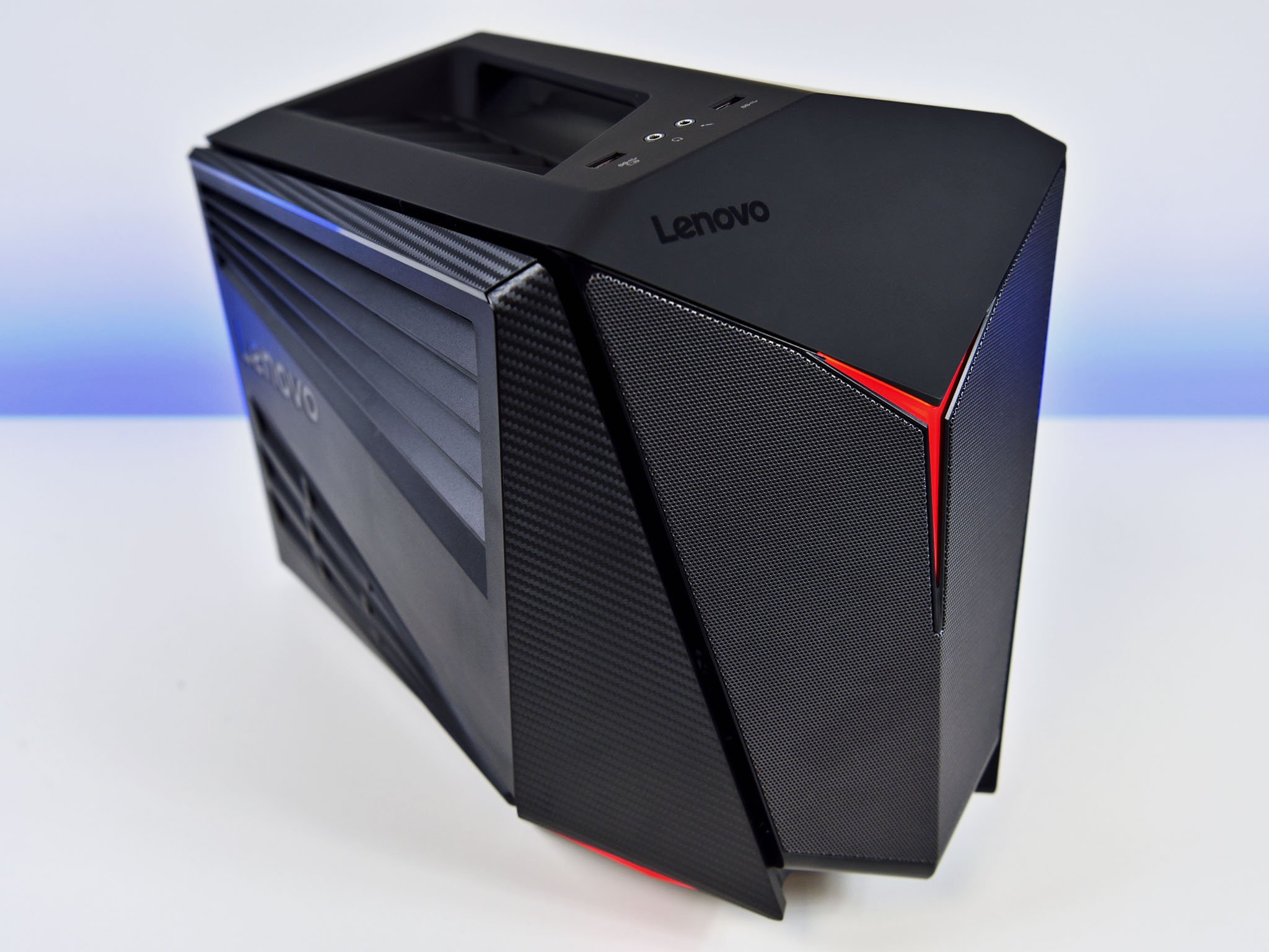 Lenovo IdeaCentre Y710 Cube, un CPU bastante potente y atractivo