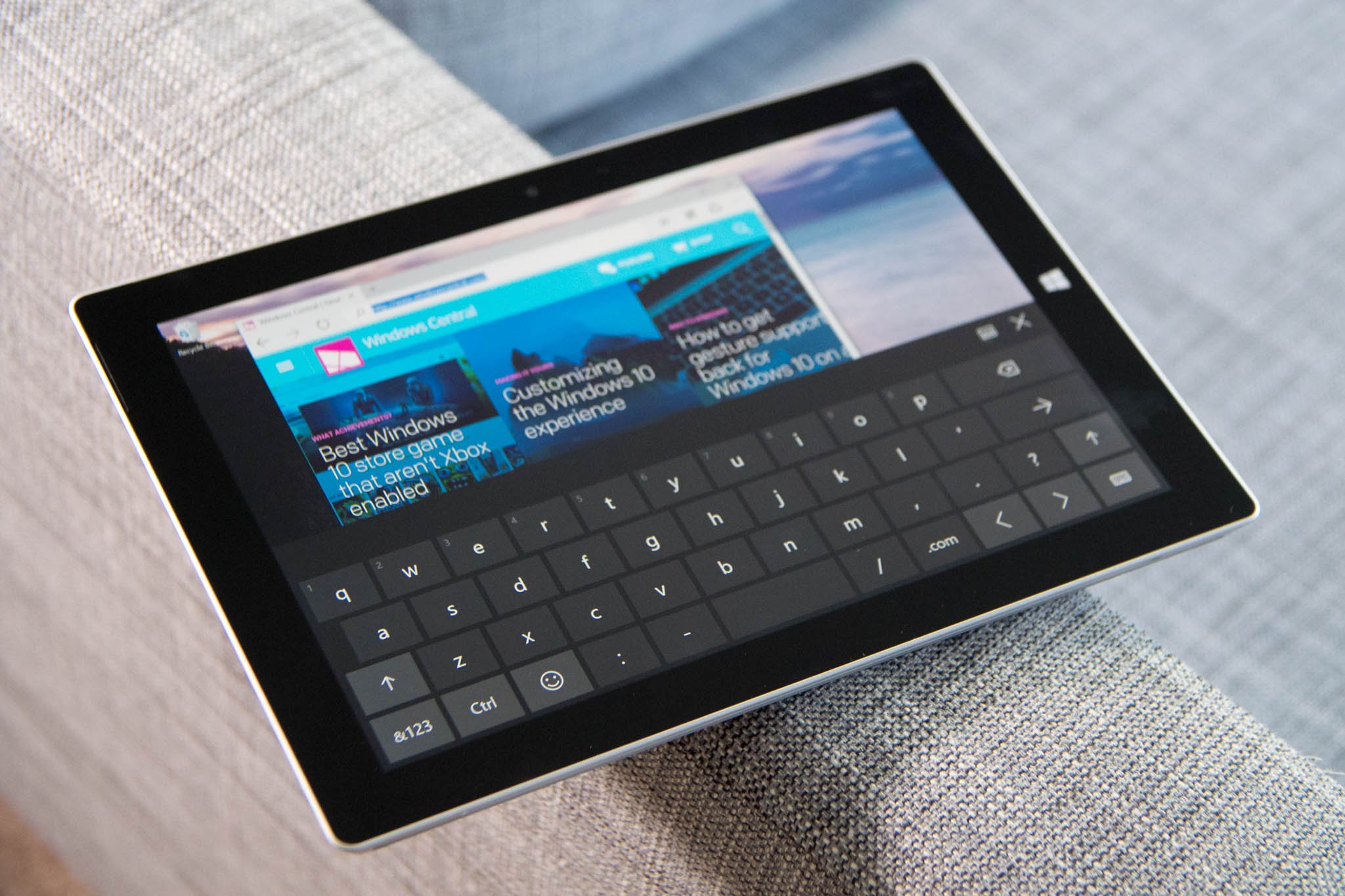 How To Automatically Display The Touch Keyboard In Windows 10