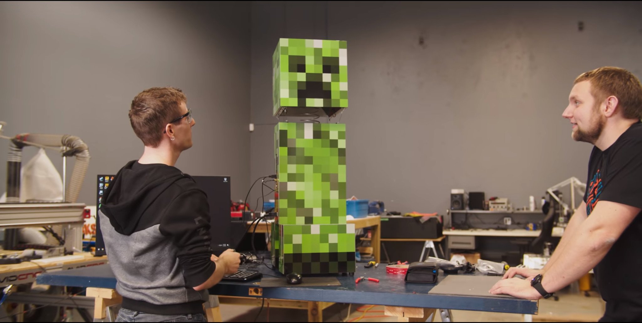 Linus Tech Tips Build A Custom Minecraft Creeper Gaming Pc And