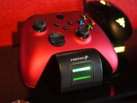 Fosmon Dual 2 MAX Charger for Xbox brings big battery life, but big flaws
