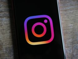 Instagram is currently down all around the world