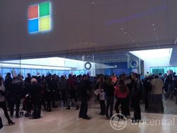 First Canadian Microsoft Store opens at Yorkdale Mall, Toronto