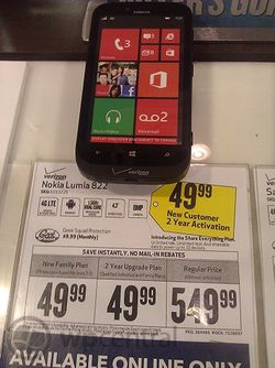 Best Buy offering black Lumia 822 in-store for $50