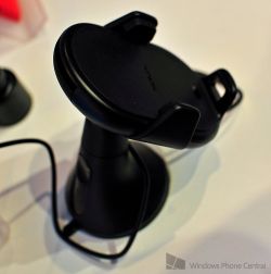 Nokia Wireless Car Charger - provide juice to your Windows Phone in the car without cables