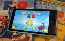 Angry Birds Rio now partying on Windows Phone 7 and 8