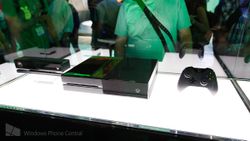 Microsoft shows off Windows 8 apps running on Xbox One, states devs get a head start by starting now
