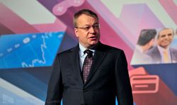 What’s with Stephen Elop’s getting millions for what many consider to be a failure?