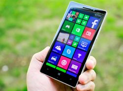 Grab an 'as new' EE Lumia 930 right now for £200