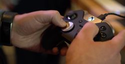 Hands-on with Xbox controller support in Windows 10 Mobile