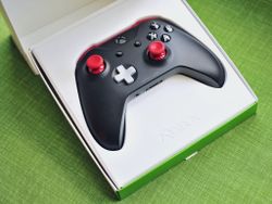 Xbox Design Lab custom controller unboxing and hands-on!