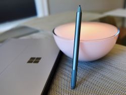 Surface Pen vs. Renaisser Raphael 520: Which is a better digital stylus?