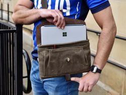 See what makes WaterField's Outback Solo a perfect bag for Surface Go